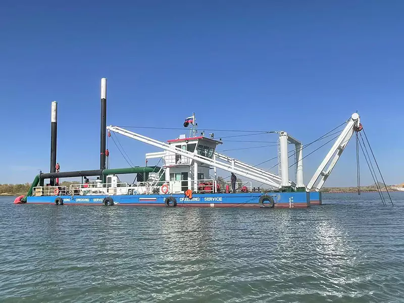 커터 흡입 준설선 - 효율적인 암석 파괴 및 미사 제거를 위한 강력한 도구입니다.