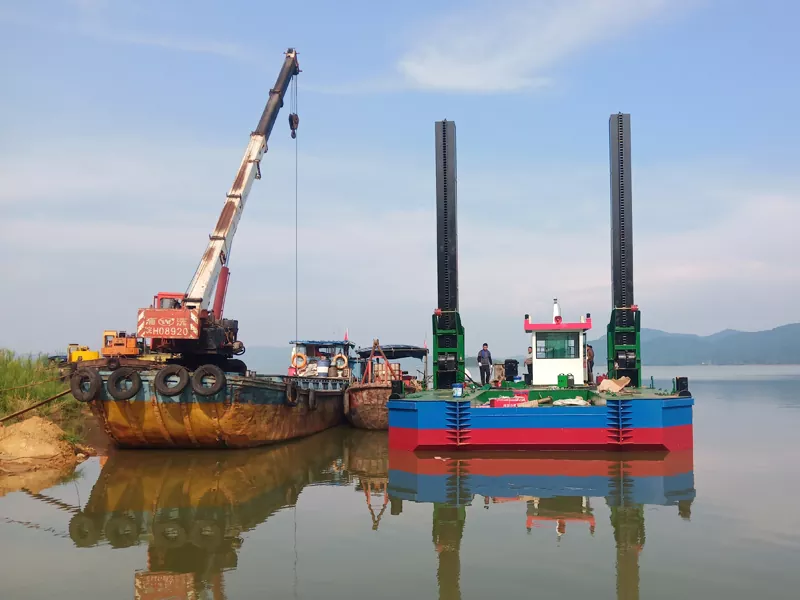 강 굴착기 플랫폼